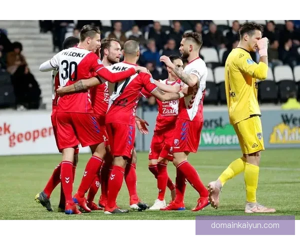 乌德勒支逼抢体系渐趋成熟，球队整体表现值得关注