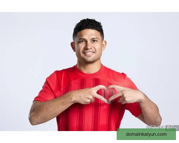 中国队归化艾克森后表现稳健，引发外界广泛关注