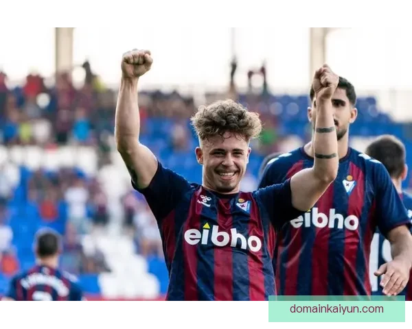 拉科战术调整引发球迷关注，球队状态回暖值得期待