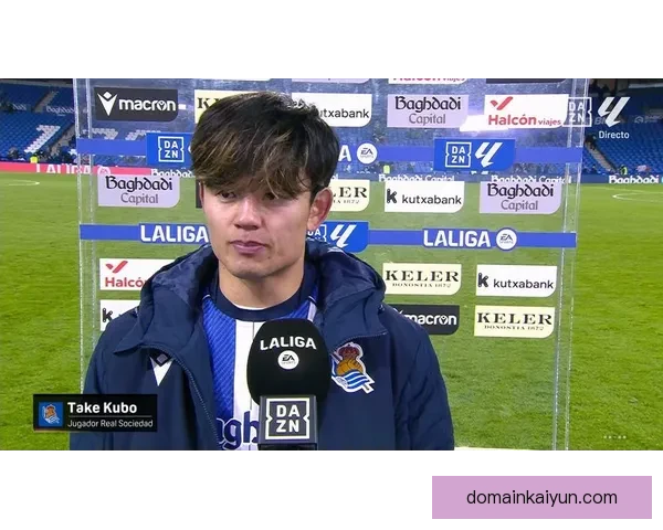 久保建英在2023年世界边锋排名中持续提升表现，备受关注